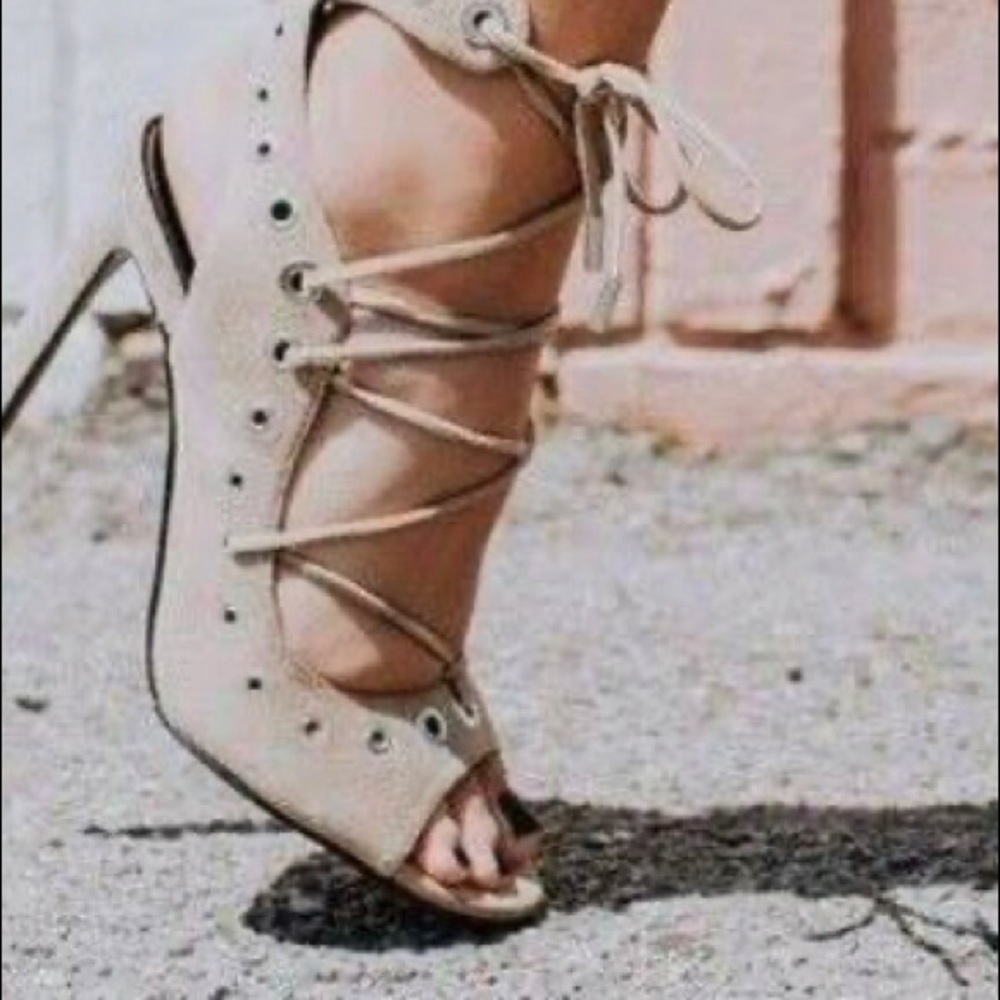 Kendall + Kylie cream suede heels size 7